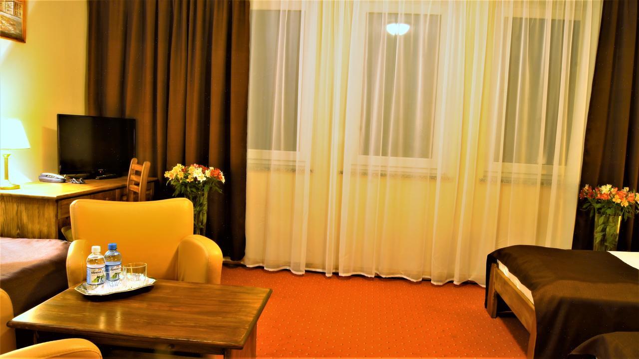 Hotel Metro كوادسكوم المظهر الخارجي الصورة