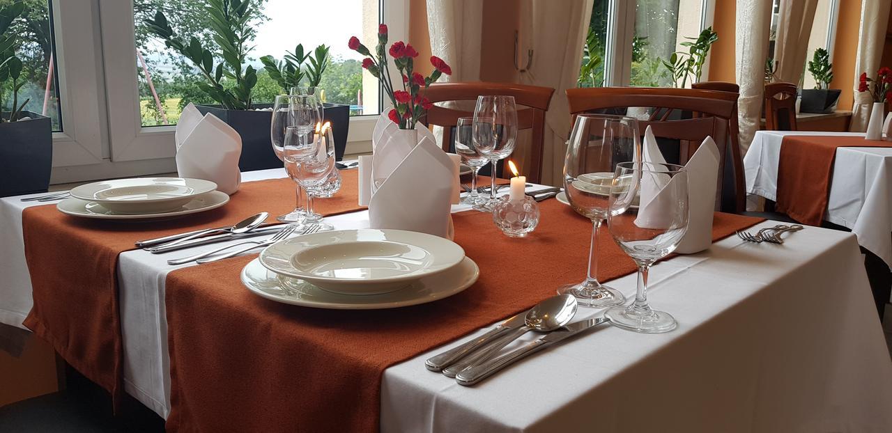 Hotel Metro كوادسكوم المظهر الخارجي الصورة