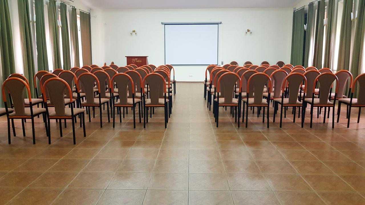 Hotel Metro كوادسكوم المظهر الخارجي الصورة