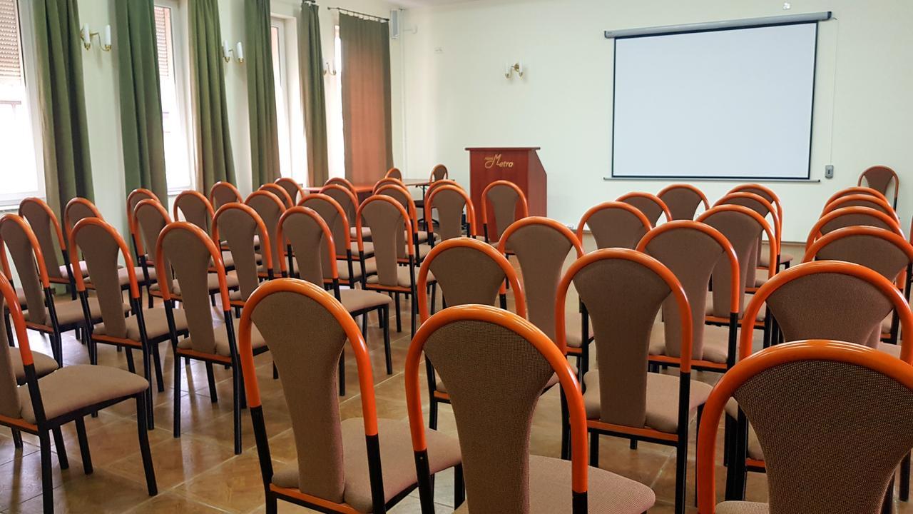 Hotel Metro كوادسكوم المظهر الخارجي الصورة
