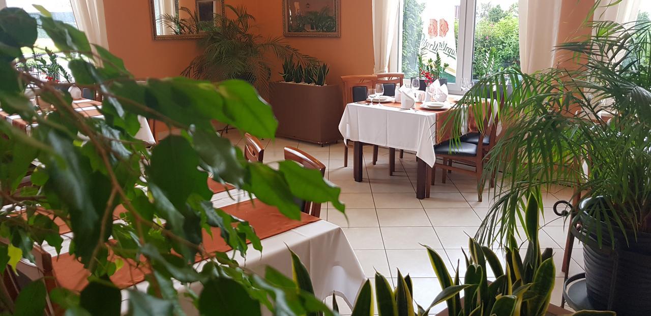 Hotel Metro كوادسكوم المظهر الخارجي الصورة