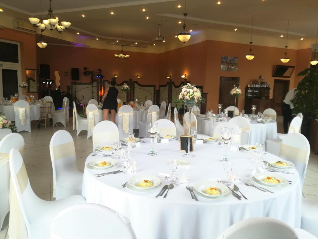 Hotel Metro كوادسكوم المظهر الخارجي الصورة
